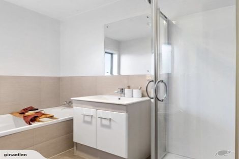 Photo of property in 2/15 Latham Avenue, Pakuranga, Auckland, 2010