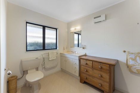 Photo of property in 274 Te Moana Road, Waikanae, 5036