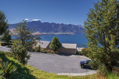 Photo of property in 19 Caples Place, Fernhill, Queenstown, 9300