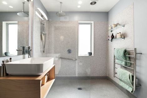 Photo of property in 10 Eglinton Road, The Glen, Dunedin, 9011