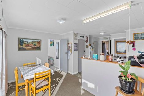 Photo of property in 51 Allardice Street, Dannevirke, 4930