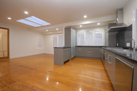 Photo of property in 2/13 Castor Bay Road, Castor Bay, Auckland, 0620