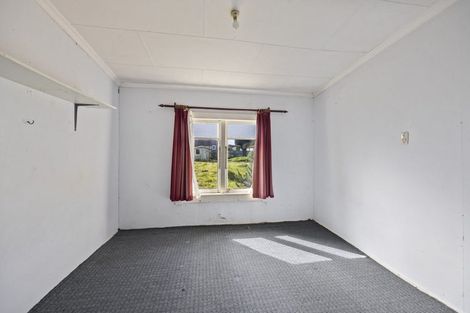 Photo of property in 11 Riemenschneider Street, Manaia, 4612