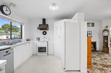 Photo of property in 4 Brynbela Court, Papakura, 2110