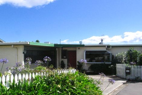 Photo of property in 1 Lanark Way, Northland, Wellington, 6012