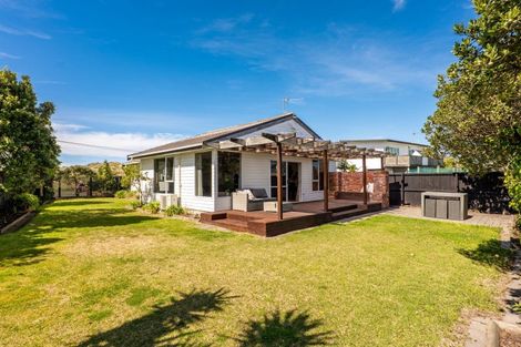 Photo of property in 464 Marine Parade, South New Brighton, Christchurch, 8062