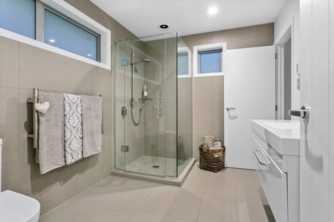 Photo of property in 17 Waiarohia Place, Hobsonville, Auckland, 0616