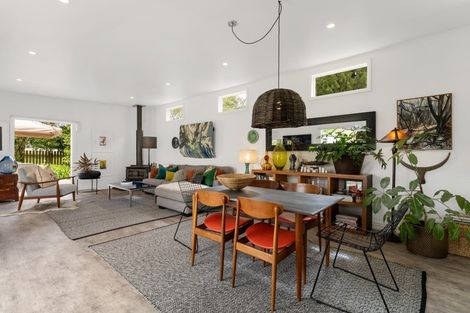 Photo of property in 2 Gleeson Road, Manakau, Levin, 5573