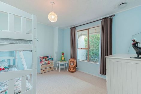 Photo of property in 2/63 Walworth Avenue, Pakuranga Heights, Auckland, 2010