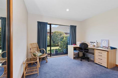 Photo of property in 24 Inglewood Place, Avonhead, Christchurch, 8042