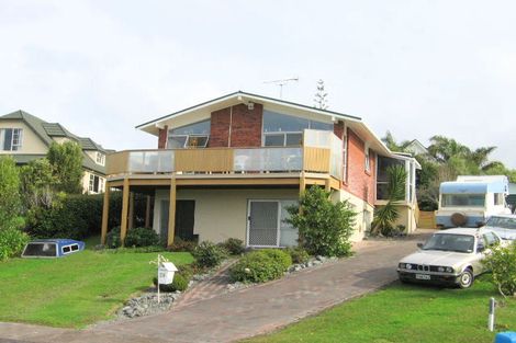 Photo of property in 39 Fairway Avenue, Red Beach, 0932