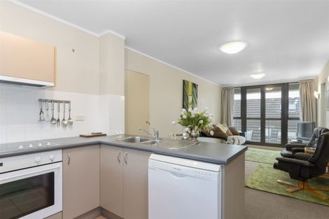 Photo of property in Capri Apartments, 5 The Mall, Mount Maunganui, 3116