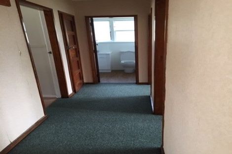 Photo of property in 27 Auburn Avenue, Upper Riccarton, Christchurch, 8041