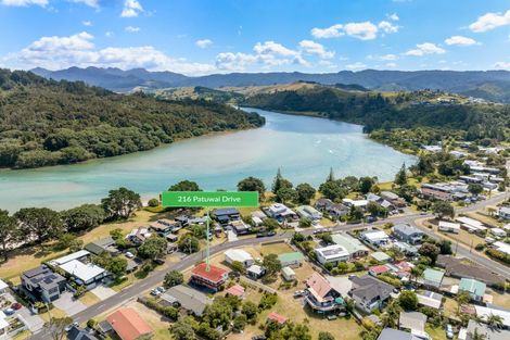 Photo of property in 216 Patuwai Drive, Whangamata, 3620