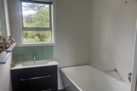 Photo of property in 18 Nukuroa Road, Oruawharo, Wellsford, 0975