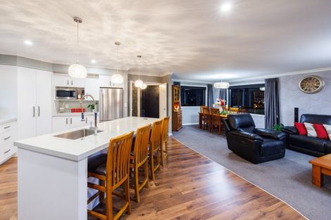 Photo of property in 23 Silicon Way, Fitzherbert, Palmerston North, 4410