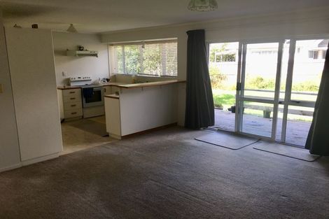 Photo of property in 3 Lochend Place, Highland Park, Auckland, 2010