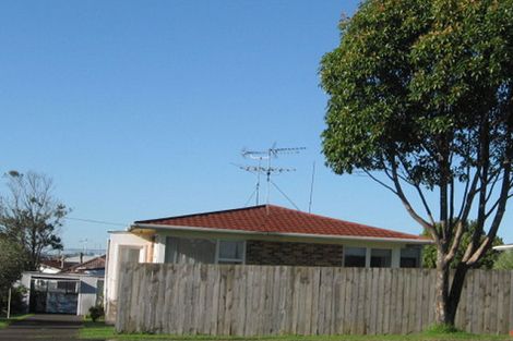 Photo of property in 2/305 Pakuranga Road, Pakuranga Heights, Auckland, 2010