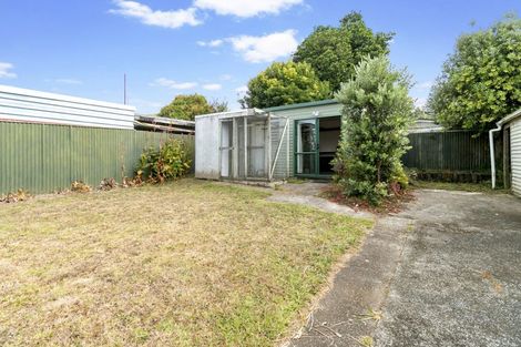 Photo of property in 16 Koru Street, Mangere Bridge, Auckland, 2022
