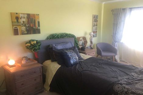 Photo of property in 2 Te Ara Karoiroa Road, Hurford, New Plymouth, 4374