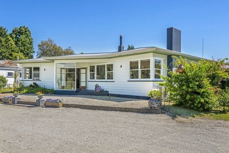 Photo of property in 15 Ioapa Road, Te Karaka, 4022
