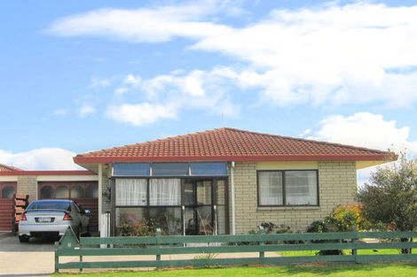 Photo of property in 2a Ngarimu Place, Mount Maunganui, 3116