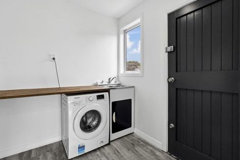 Photo of property in 3 Sellers Grove, Taita, Lower Hutt, 5011