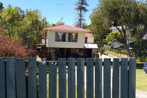 Photo of property in 15 Ellice Road, Totara Vale, Auckland, 0629