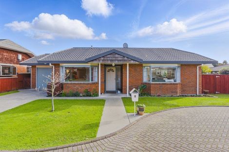 Photo of property in 3 Surrey Lane, Levin, 5510