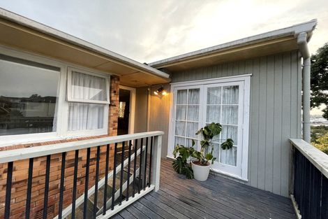 Photo of property in 2/32 Forrest Hill Road, Forrest Hill, Auckland, 0620