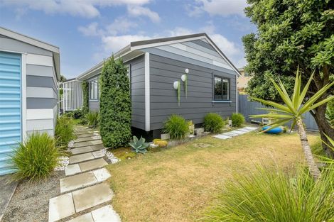 Photo of property in 7 William Street, Waikanae Beach, Waikanae, 5036
