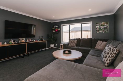Photo of property in 8 Butler Place, Fitzherbert, Palmerston North, 4410
