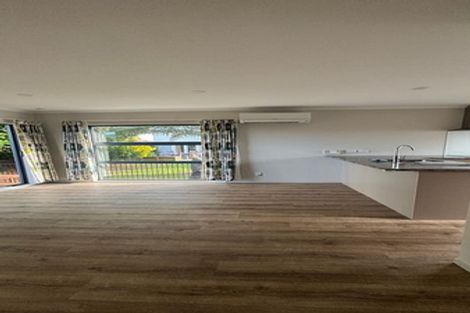 Photo of property in 22 Beihlers Road, Weymouth, Auckland, 2103