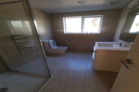 Photo of property in 2a Spencer Road, Pinehill, Auckland, 0632