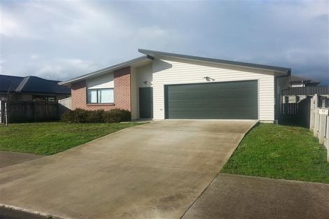 Photo of property in 17 Sunstone Crescent, Brown Owl, Upper Hutt, 5018
