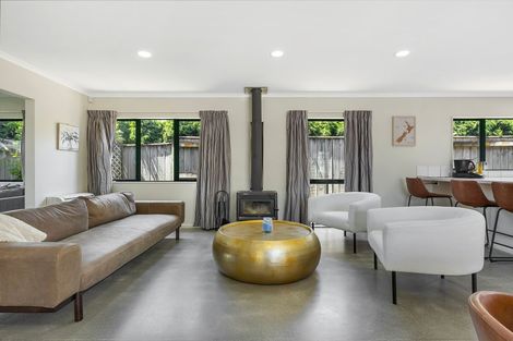 Photo of property in 2 Hanna Place, Havelock North, 4130