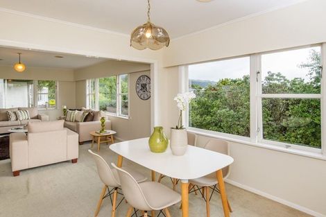 Photo of property in 10 Oriel Place, Tawa, Wellington, 5028