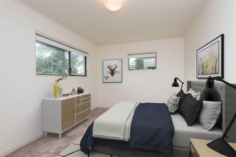 Photo of property in 9 Darren Crescent, Half Moon Bay, Auckland, 2012