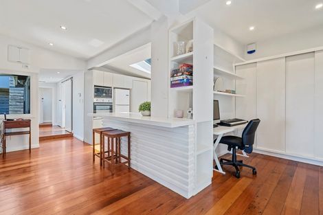 Photo of property in 72 Owhiro Bay Parade, Owhiro Bay, Wellington, 6023