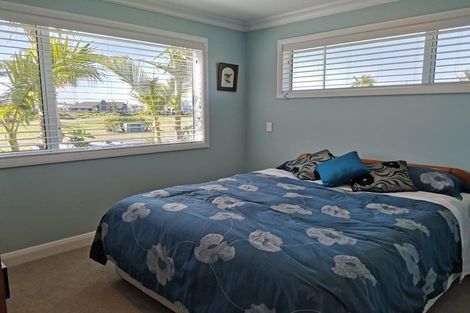 Photo of property in 2 Cayman Court, One Tree Point, 0118