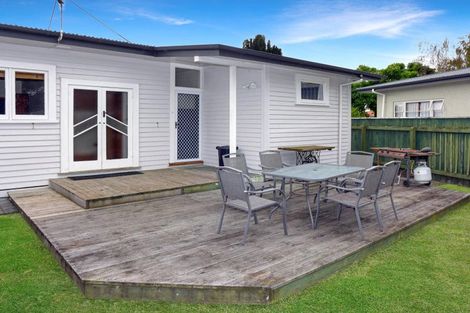 Photo of property in 2 Logan Avenue, Marewa, Napier, 4110