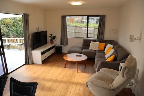 Photo of property in 2/68 View Road, Henderson, Auckland, 0612