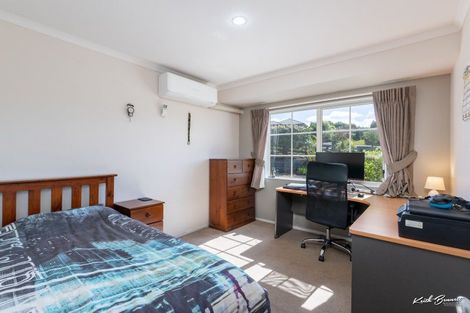 Photo of property in 5 Grace Nicholls Grove, Riverstone Terraces, Upper Hutt, 5018