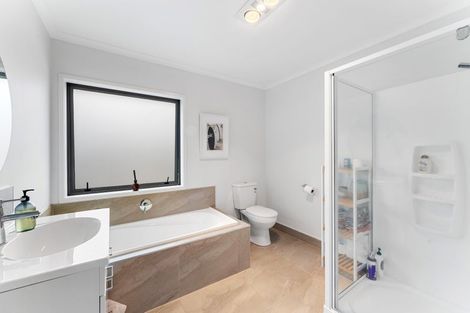 Photo of property in 5b Nielsen Place, Massey, Auckland, 0614