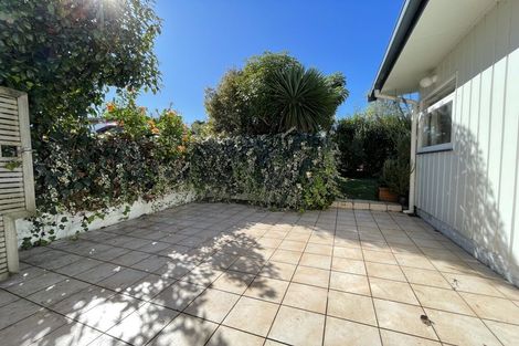 Photo of property in 14 Totara Grove, Hillcrest, Auckland, 0627