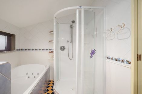 Photo of property in 5 Coulston Place, Riverdale, Gisborne, 4010