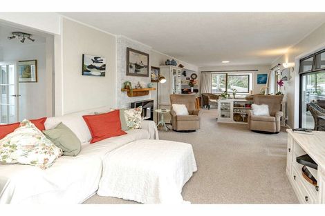 Photo of property in 87 Doves Bay Road, Kerikeri, 0294