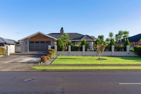 Photo of property in 15 Okarito Avenue, Levin, 5510