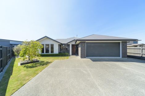 Photo of property in 25 Trump Place, Kelvin Grove, Palmerston North, 4414