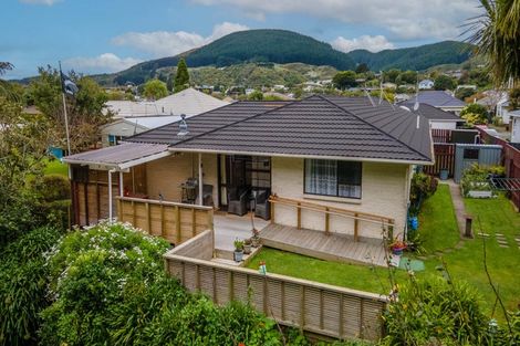 Photo of property in 15c Nathan Street, Tawa, Wellington, 5028